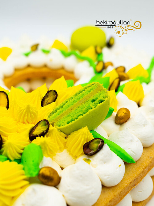 9 Rakamı Meyveli Konsept Pasta