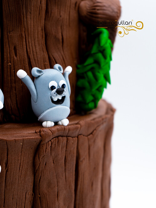 Ağaç Görünümlü Ayıcıklı Konsept Pasta