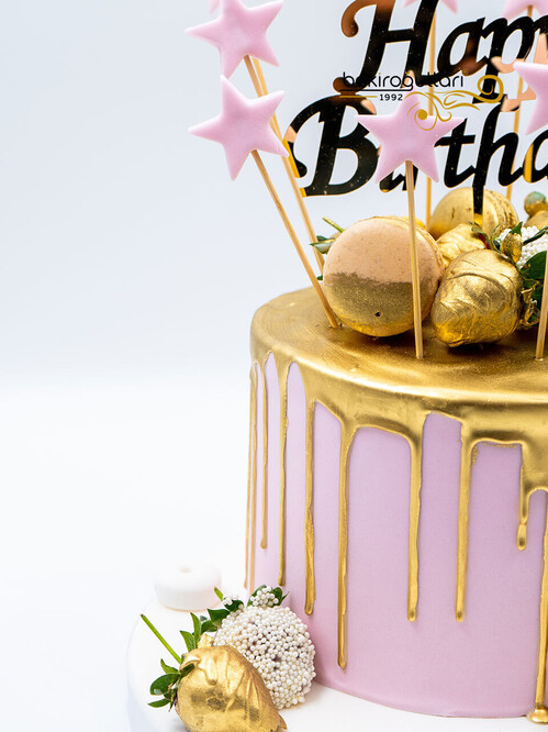 Altın Varak Detaylı Konsept Pembe Pasta