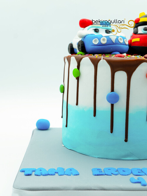 Araba Detaylı Sıvama Pasta