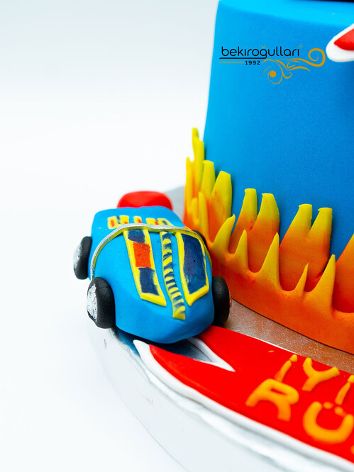Araba Yarışı Konsept Pasta