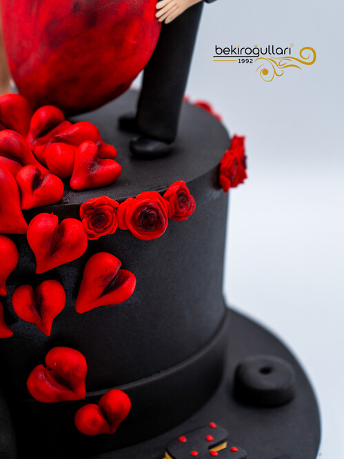 Aşk Temalı Sevgili Figürlü Pasta