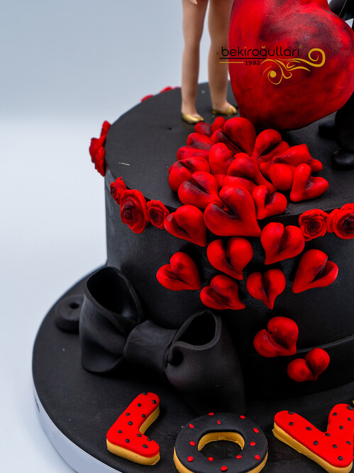 Aşk Temalı Sevgili Figürlü Pasta