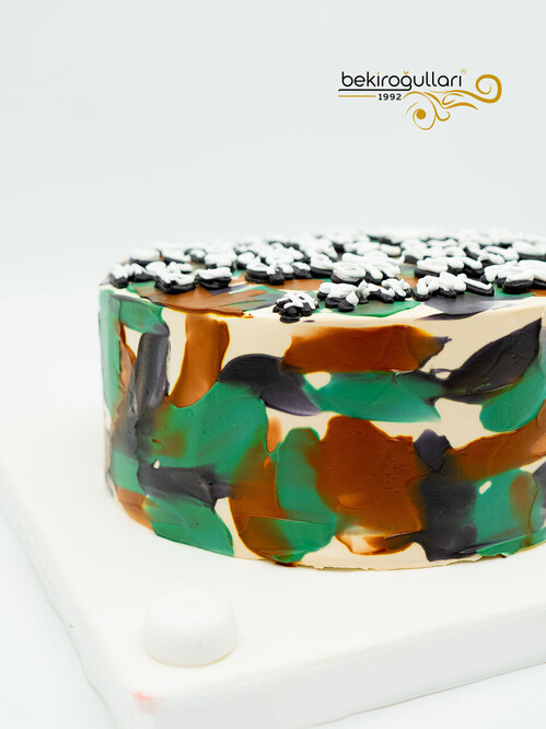 Asker Temalı Sıvama Pasta