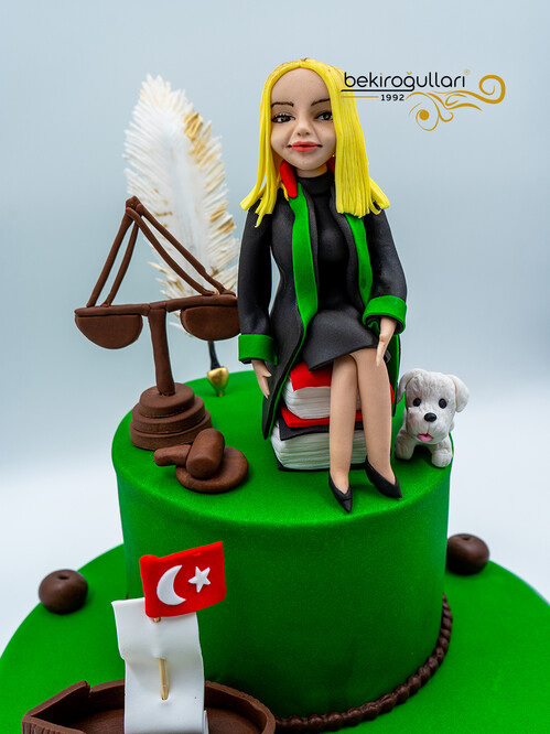 Avukat Kadın Figürlü Konsept Pasta