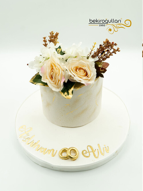 Çiçek Detaylı Konsept Pasta