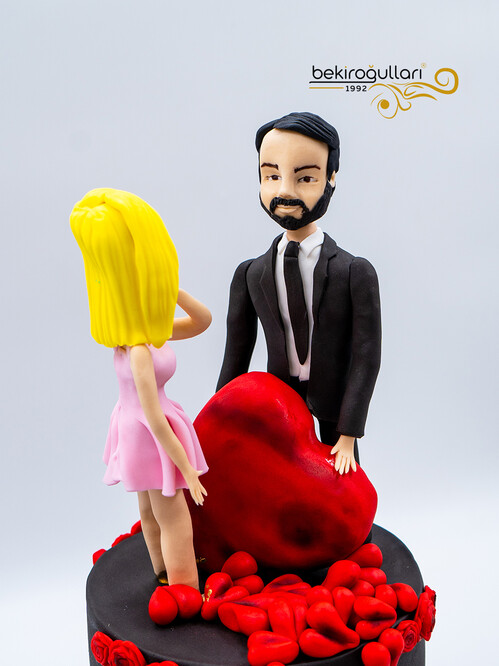 Çift Figürlü Kalp Detaylı Konsept Pasta