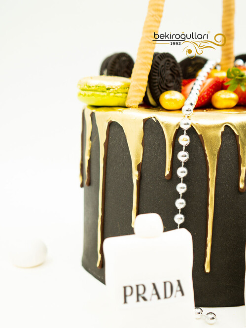 Çilek Detaylı Konsept Pasta