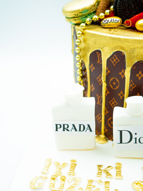 Çilek ve Makaron Konsept Pasta