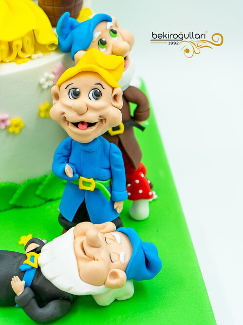 Çizgi Film Karakter Temalı Pasta