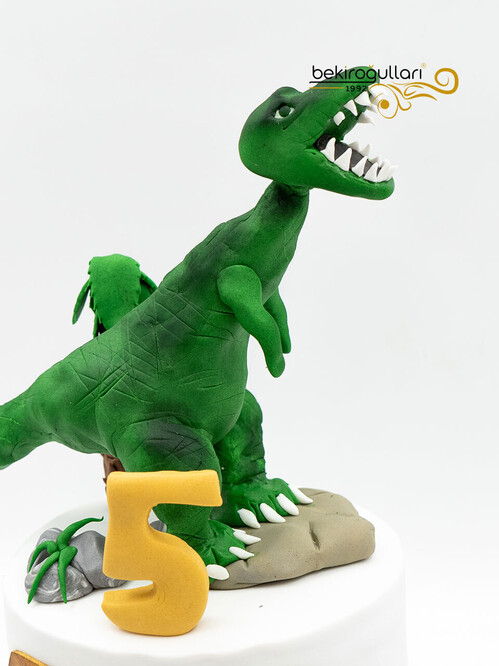 Dinazor Temalı Konsept Pasta