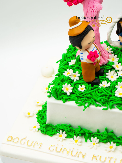 Figür ve Papatya Konsept Pasta