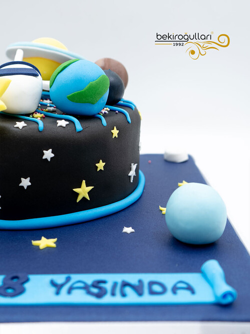 Gezegenler Detaylı Konsept Pasta