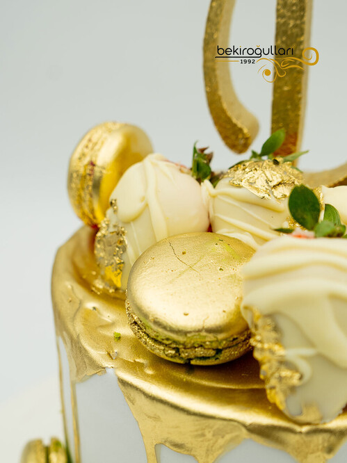 Gold Detaylı Konsept Pasta