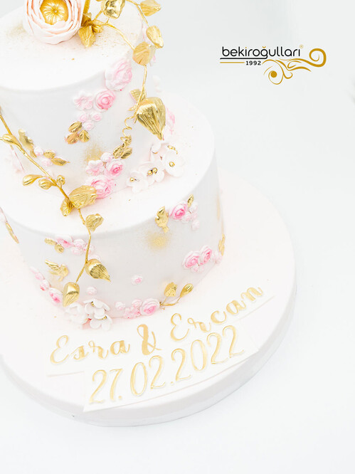 Gold Pembe Çiçekli Pasta