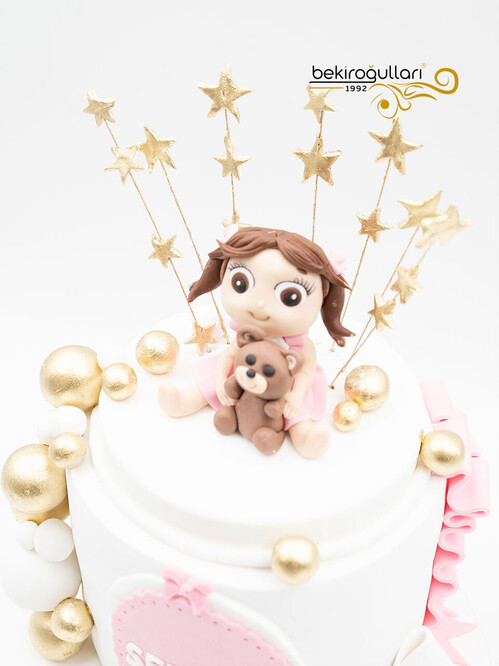 Gold Toplar ve Bebek Figür Konsept Pasta