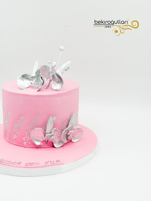 Gümüş Detaylı Butik Pasta