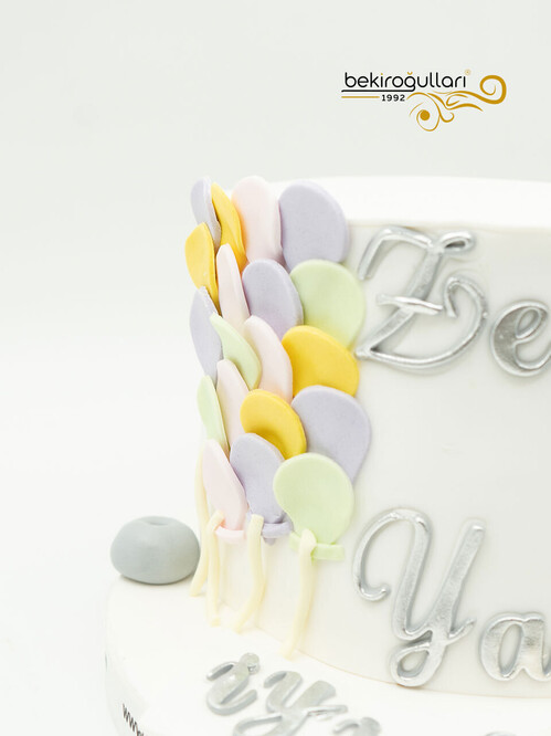 Gümüş Süslemeli Butik Pasta