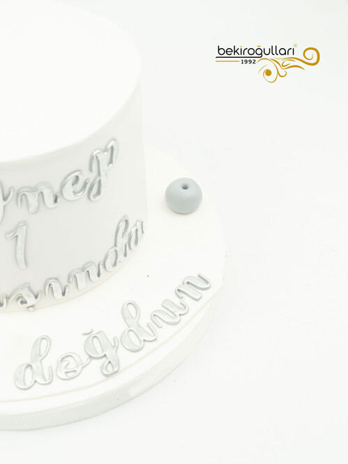 Gümüş Süslemeli Butik Pasta