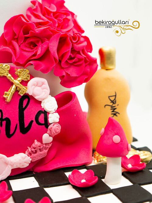 İçecek Detaylı Tasarım Pasta