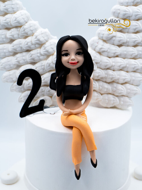 Kadın Figür Kanatlı Model Konsept Pasta