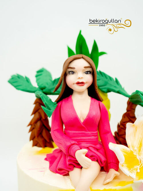 Kadın Figür Tasarım Pasta