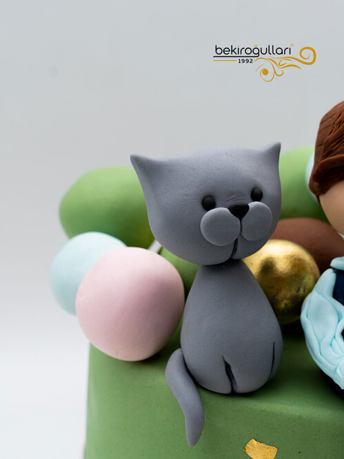 Kedi ve Figür Konsept Pasta