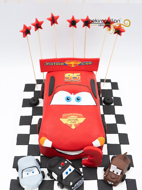 Kırmızı Yarış Arabası Konsept Pasta