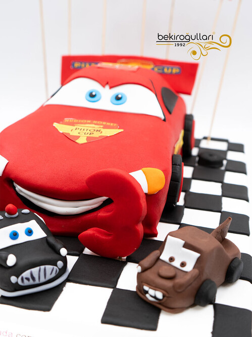 Kırmızı Yarış Arabası Konsept Pasta