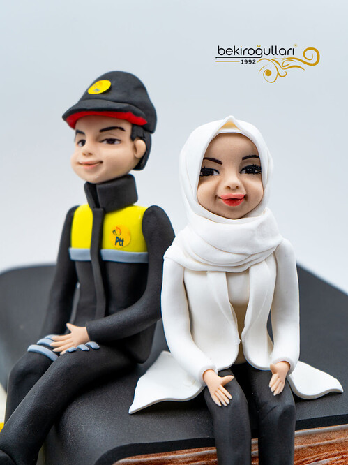 Kitap Konseptli Figürlü Pasta