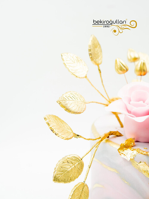 Kristal Detaylı Konsept Pasta