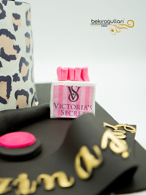 Leopar Desenli Figür Pasta