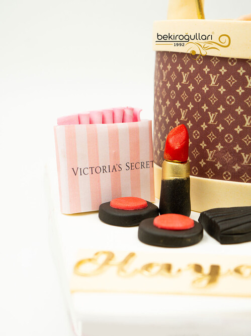 Makyaj Detaylı Butik Pasta