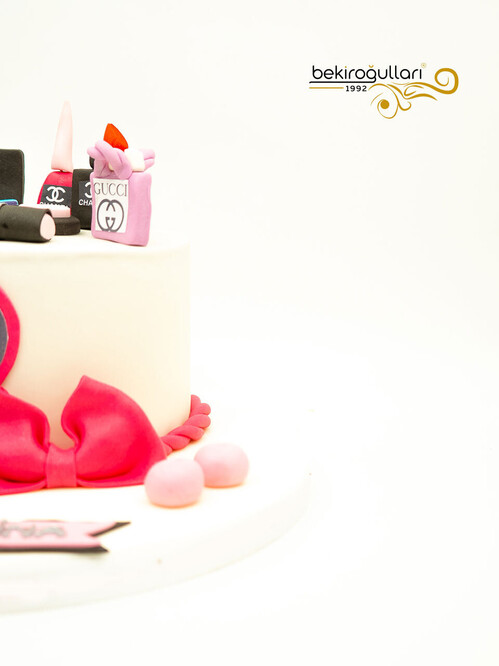 Makyaj Malzemeli Butik Pasta