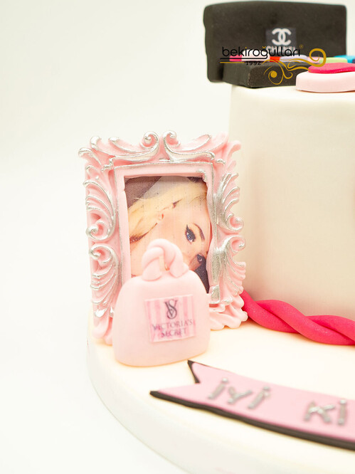 Makyaj Malzemeli Butik Pasta