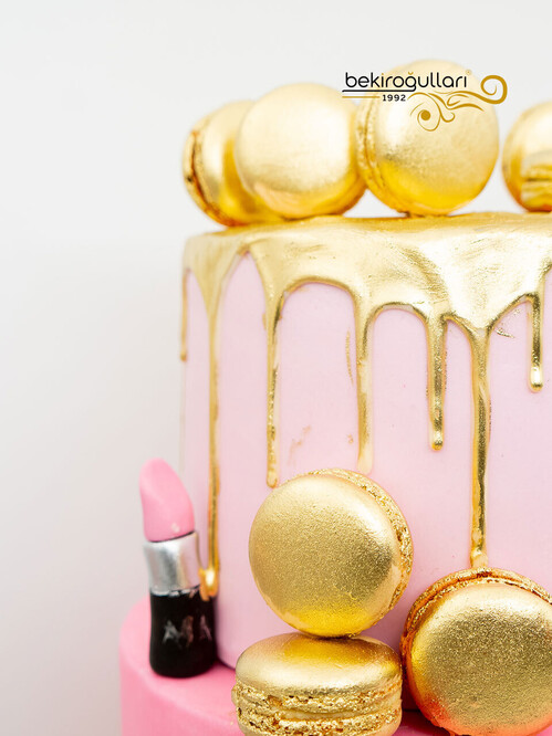 Makyaj Malzemeli Tasarım Pasta