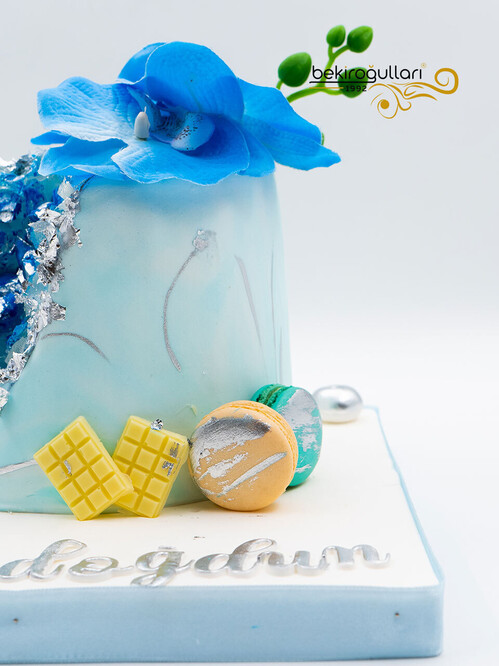 Mavi Orkide ve Kristal Temalı Pasta