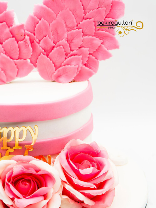 Melek Kanadı ve Pembe Güller Konsept Pasta