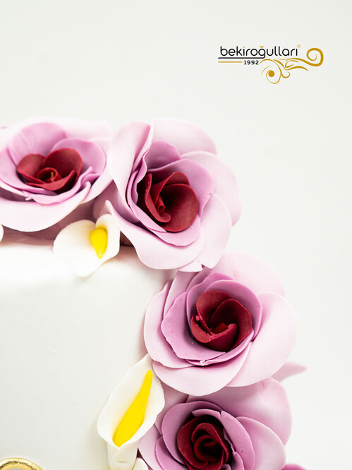 Mor Çiçekli Butik Pasta