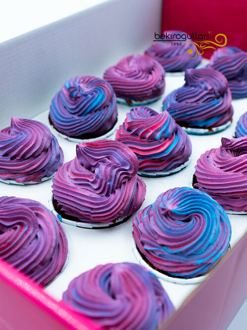 Mor Renkli Cupcake