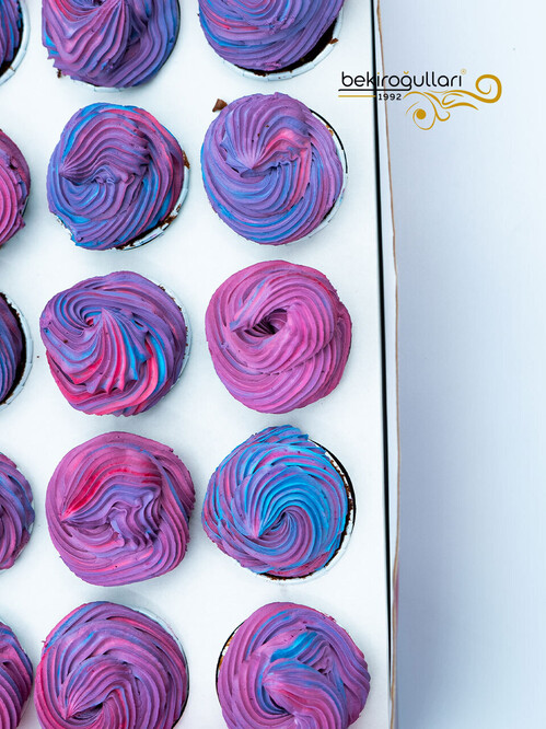 Mor Renkli Cupcake