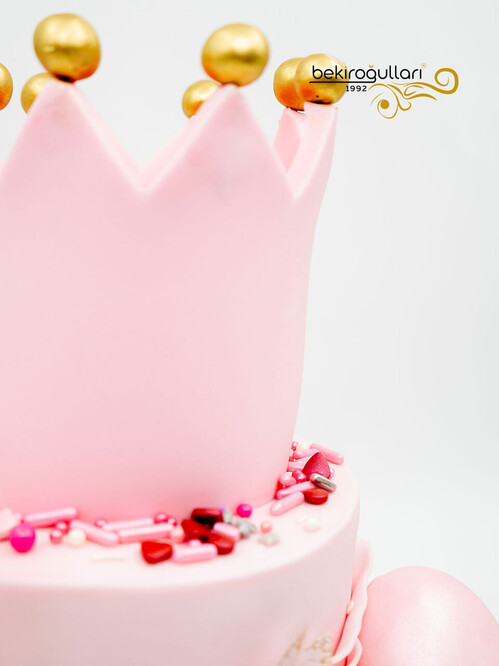 Pembe Taç Konsept Pasta