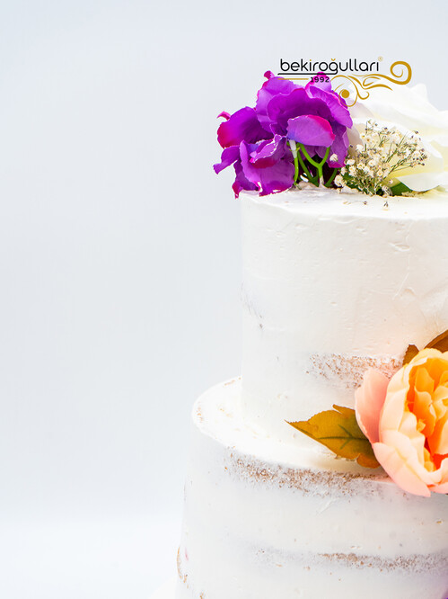 Renkli Çiçekli Minimal Pasta