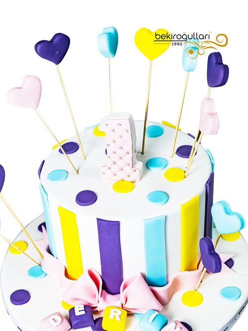 Renkli Kalpli Konsept Doğum Günü Pastası