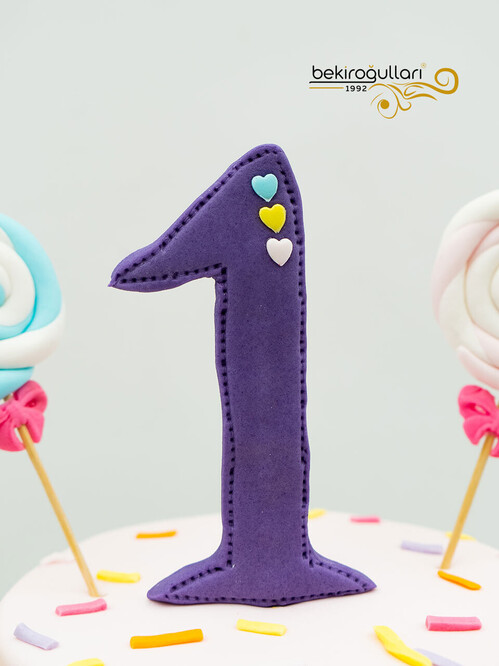 Renkli Süslemeli Konsept Pasta