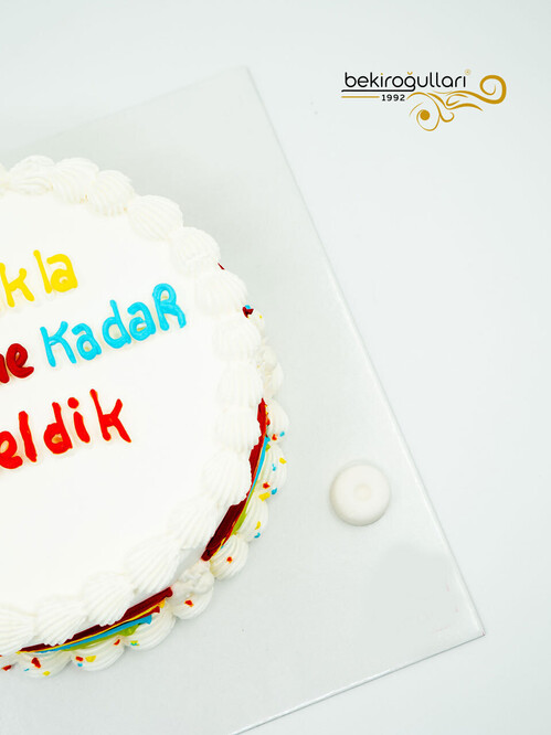 Renkli Yazılı Naked Sıvama Pasta