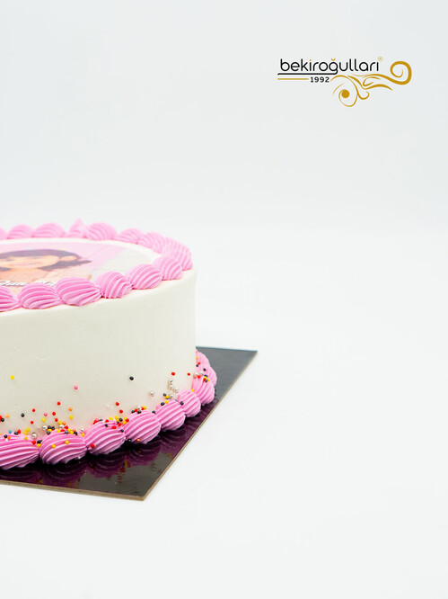 Resimli Yuvarlak Pasta