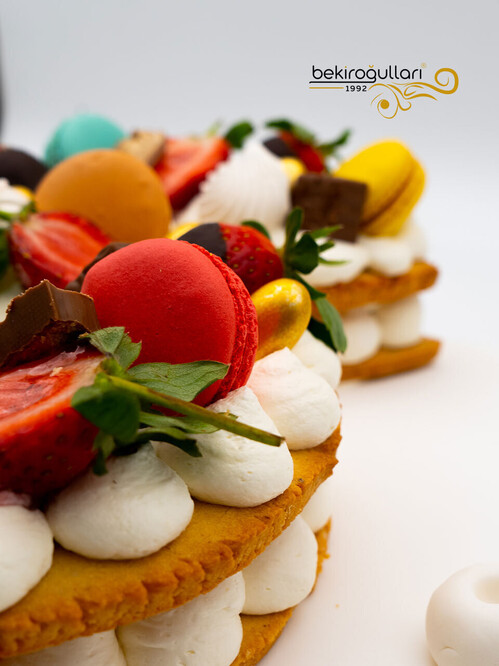 Ş Harfi Meyveli Konsept Pasta