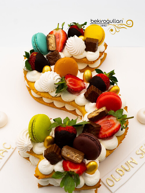 Ş Harfi Meyveli Konsept Pasta