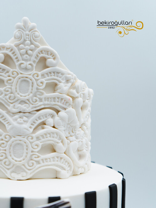 Siyah Beyaz Kartal Model Konsept Pasta